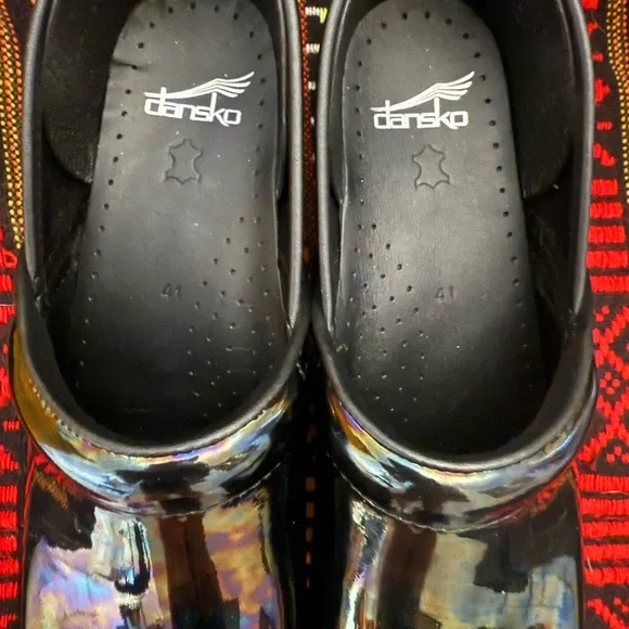 🖤💜💚NWOT Dansko Oil Slick  Clogs 💚💜🖤 - Picture 5 of 8